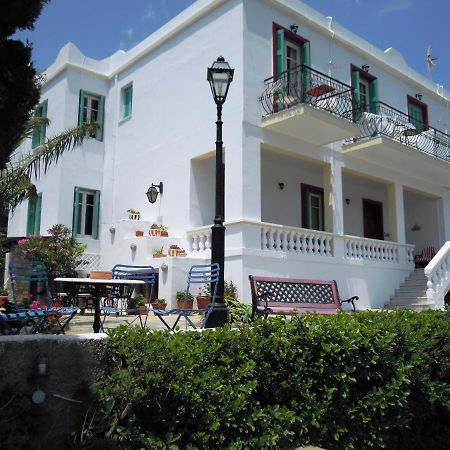 Hotel Blue Dolphin Batsi Exterior foto