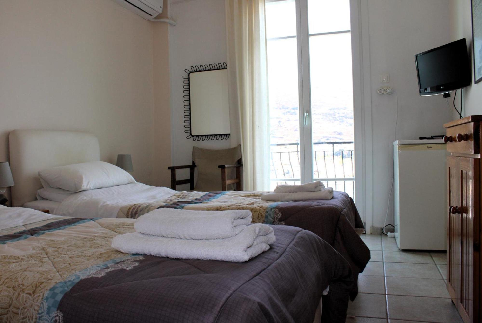 Hotel Blue Dolphin Batsi Exterior foto